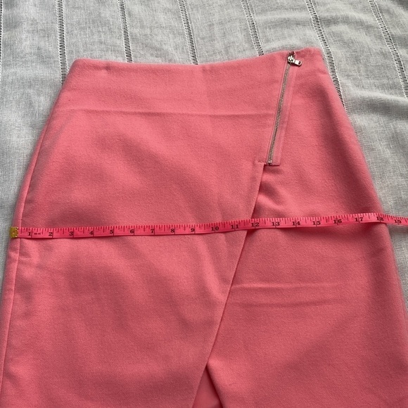 Loft NWT barbiecore pink pencil skirt with zipper embellishment. - Picture 10 of 14